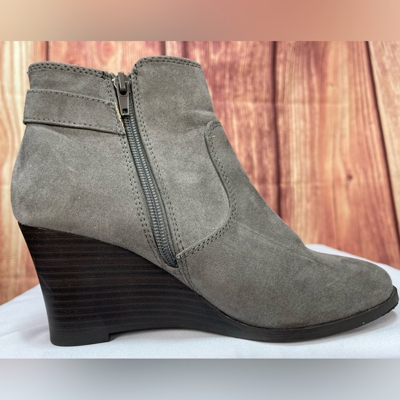Maurices Rachel Gray faux suede wedge boho bootie boot women’s size 7 - Picture 6 of 17